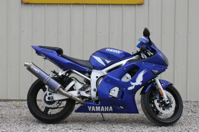 2001 YAMAHA YZF-R6 MOTORCYCLE