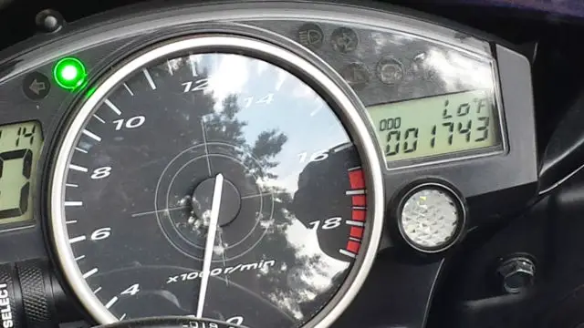 2007 Yamaha R6 LOW Miles.