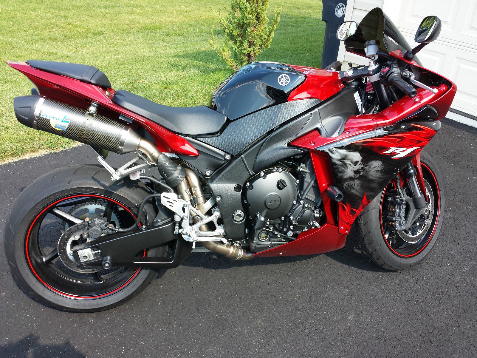 2011 Yamaha YZF R1 --- 937 miles!