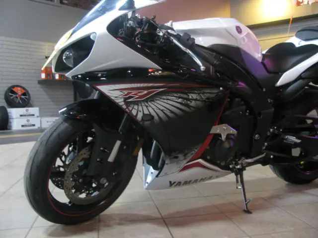 2012 YAMAHA R1 CLEAN