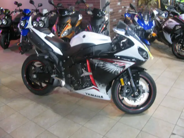 2012 YAMAHA R1 CLEAN