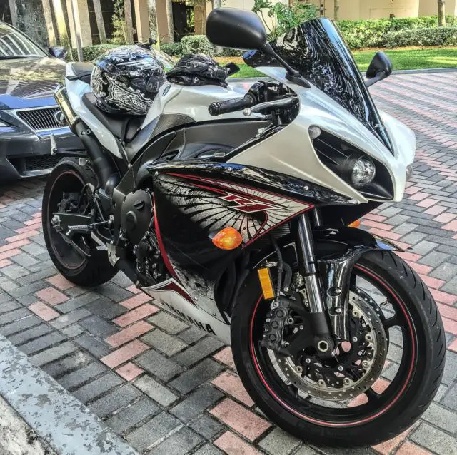 2012 Yamaha R1 YZF-R