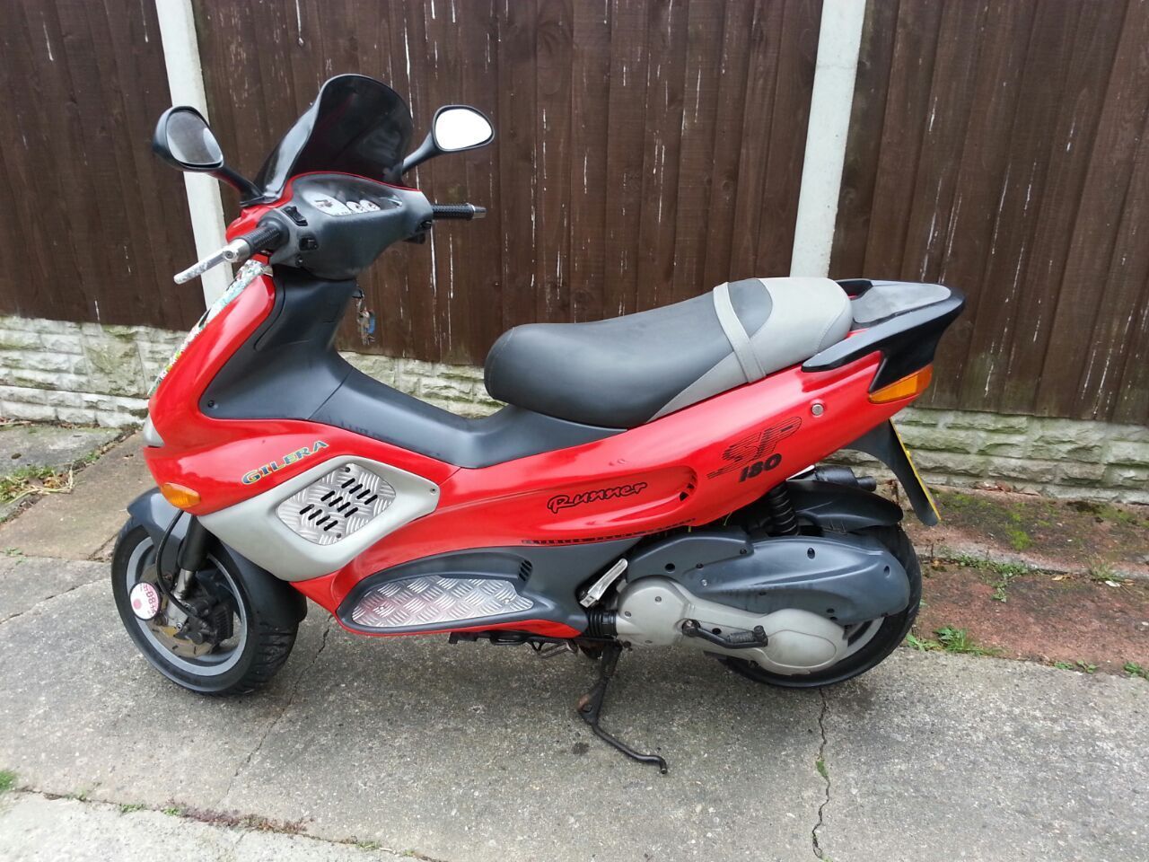 Telo Coprimoto Impermeabile OJ Taglia M, 203x89x119 Cm, Per Moto E Scooter, Con Cinghia Anti-sventolio E Asola Per Lucchetto