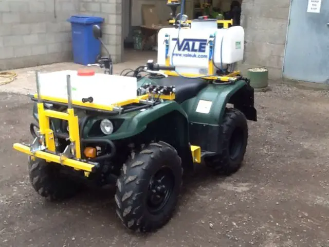 Yamaha Grizzly 350 Quad/ATV with Sprayer