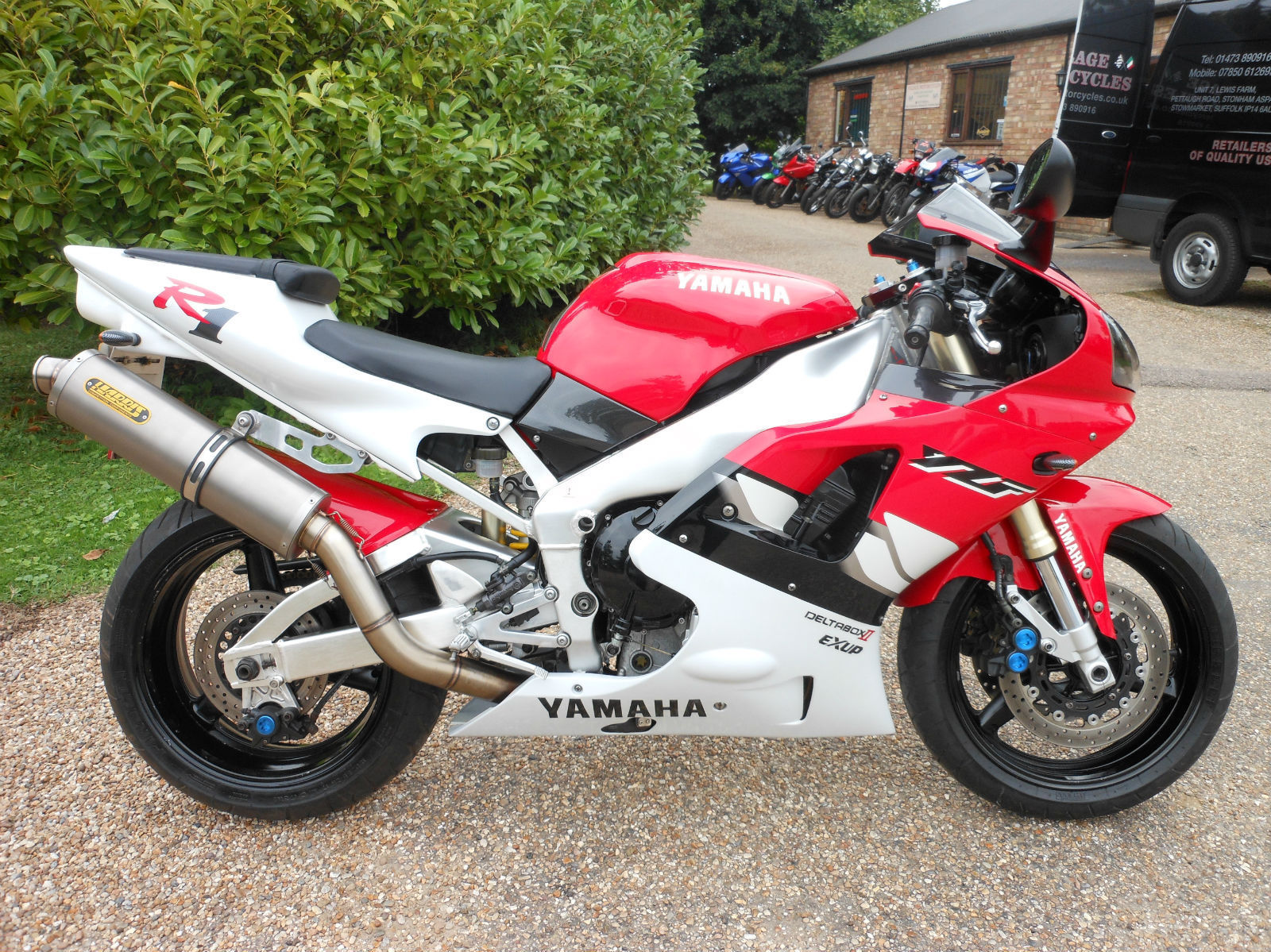 YAMAHA YZF-R1, 21,000 MILES, VERY CLEAN EXAMPLE.
