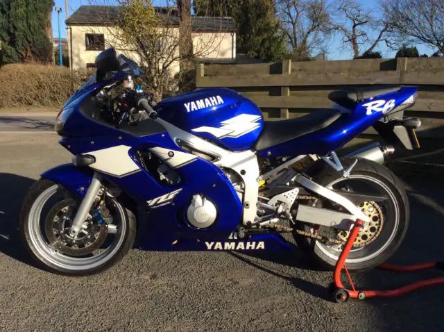 Yamaha YZF R6 5EB low mileage, beautiful bike
